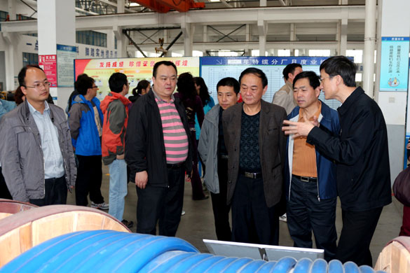 4月25日，常州市發改委領導一行30余人來上上電纜參觀