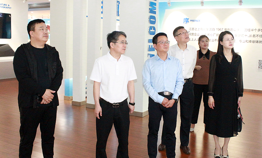 葫蘆島市龍港區(qū)區(qū)委常委、統(tǒng)戰(zhàn)部部長揣寶迎一行來上上電纜調(diào)研