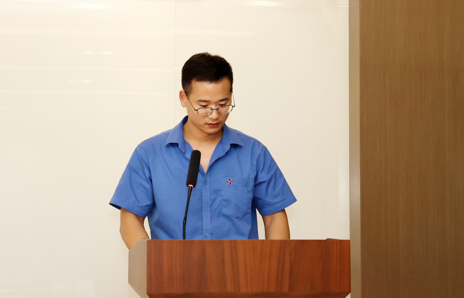 16899349334773842flS.jpg 16899349334773842flS.jpg